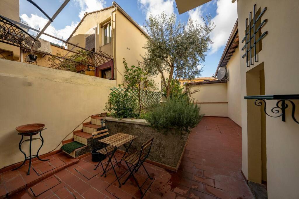 Appartamento Raffinato Trilocale San Frediano Firenze Esterno foto